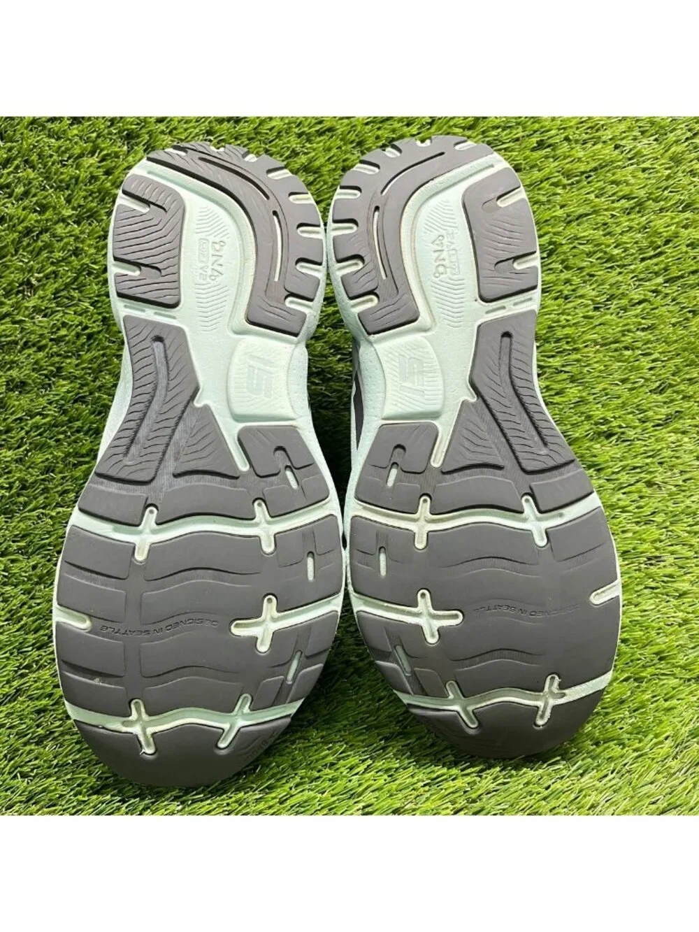 Brooks Ghost 15 Mens Size 11.5 Gray Oyster Green Running Walking Shoes Sneakers